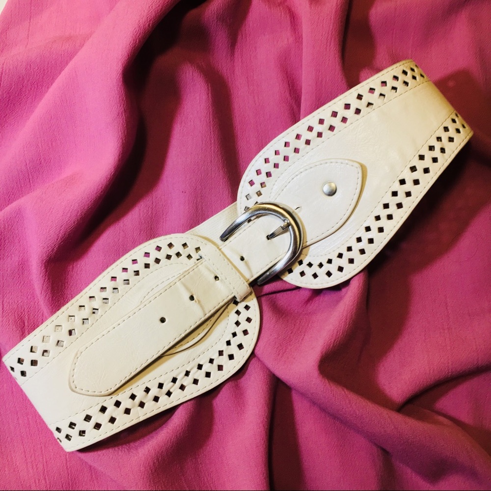 ACCENT BELT